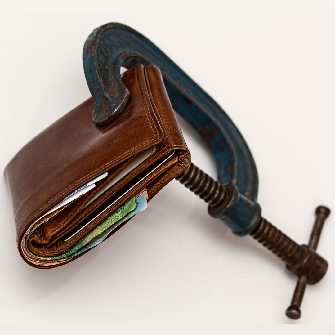 Bulging Wallet Step One of the Minimalist Transformation: Your Wallet