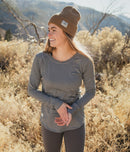 DESO Maggie Pullover Dark Slate Heather - lifestyle view