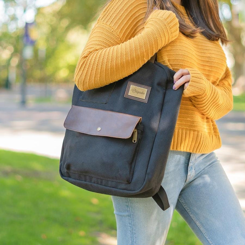 Black Turlee Tote in use.